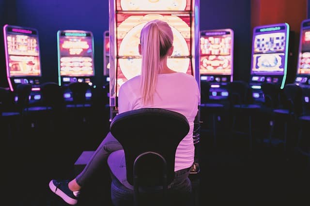 Großbritannien: Forderung nach 2-Pfund-Einsatzlimit in Online Casinos